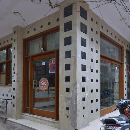 Family Hotel By Pg International Nowe Delhi Zewnętrze zdjęcie