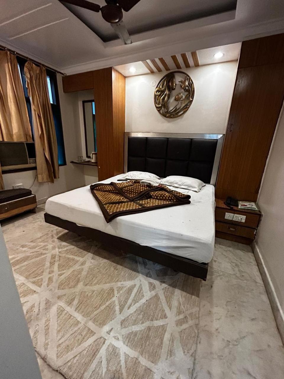 Family Hotel By Pg International Nowe Delhi Zewnętrze zdjęcie